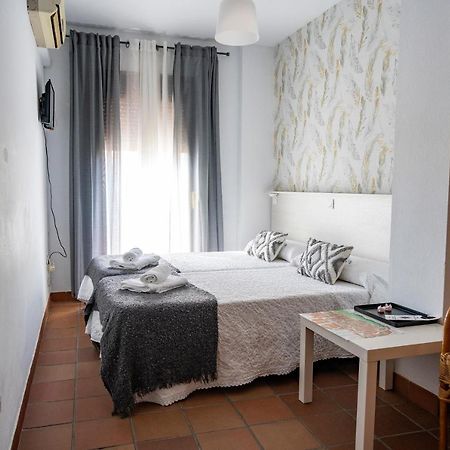 Hostal Plaza De Italia Caces Eksteriør bilde