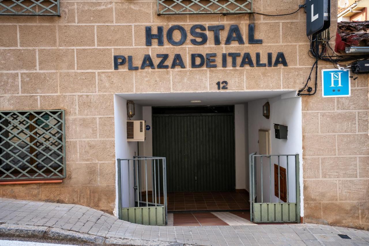 Hostal Plaza De Italia Caces Eksteriør bilde