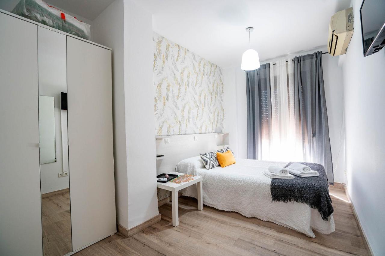 Hostal Plaza De Italia Caces Eksteriør bilde