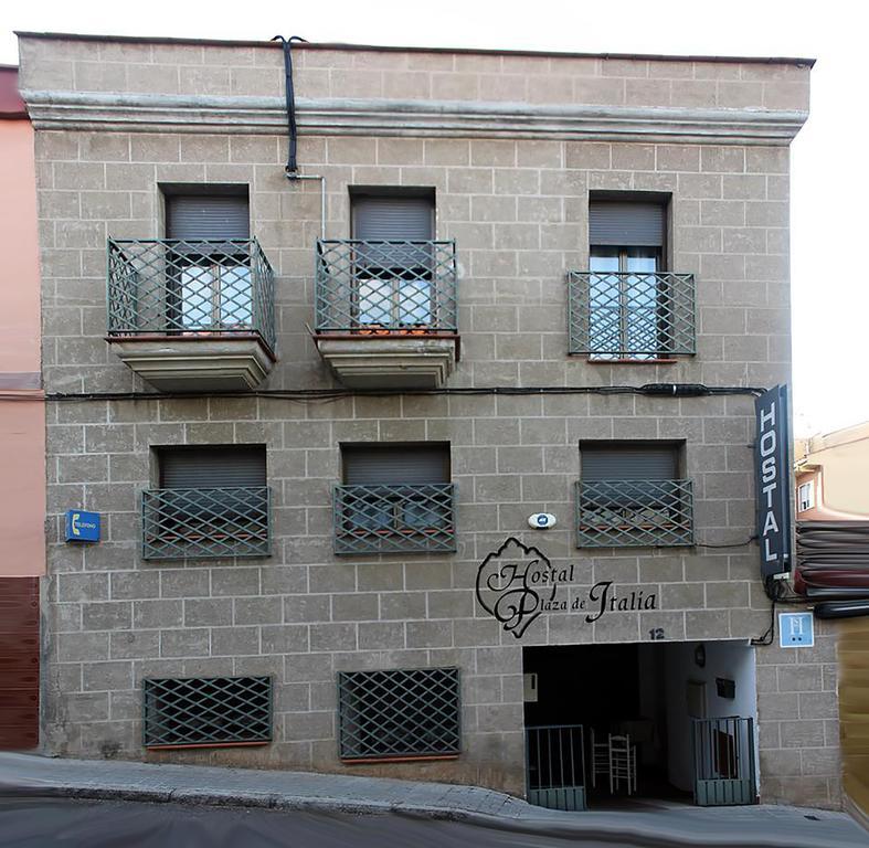 Hostal Plaza De Italia Caces Eksteriør bilde